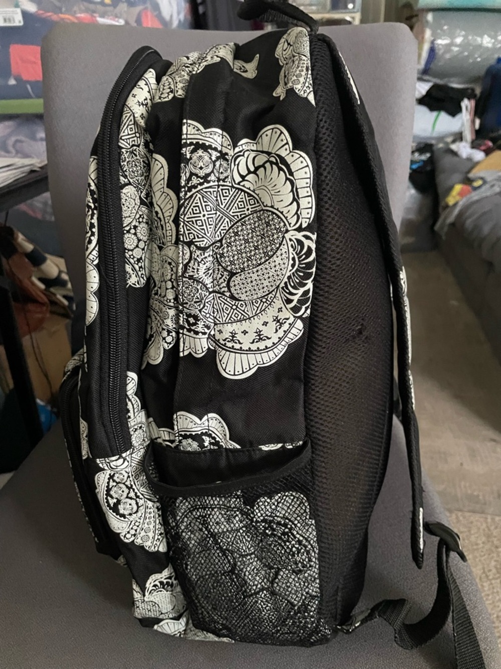 Billabong Black Backpack with White Floral Print and Red Logo - Picture 3 of 5